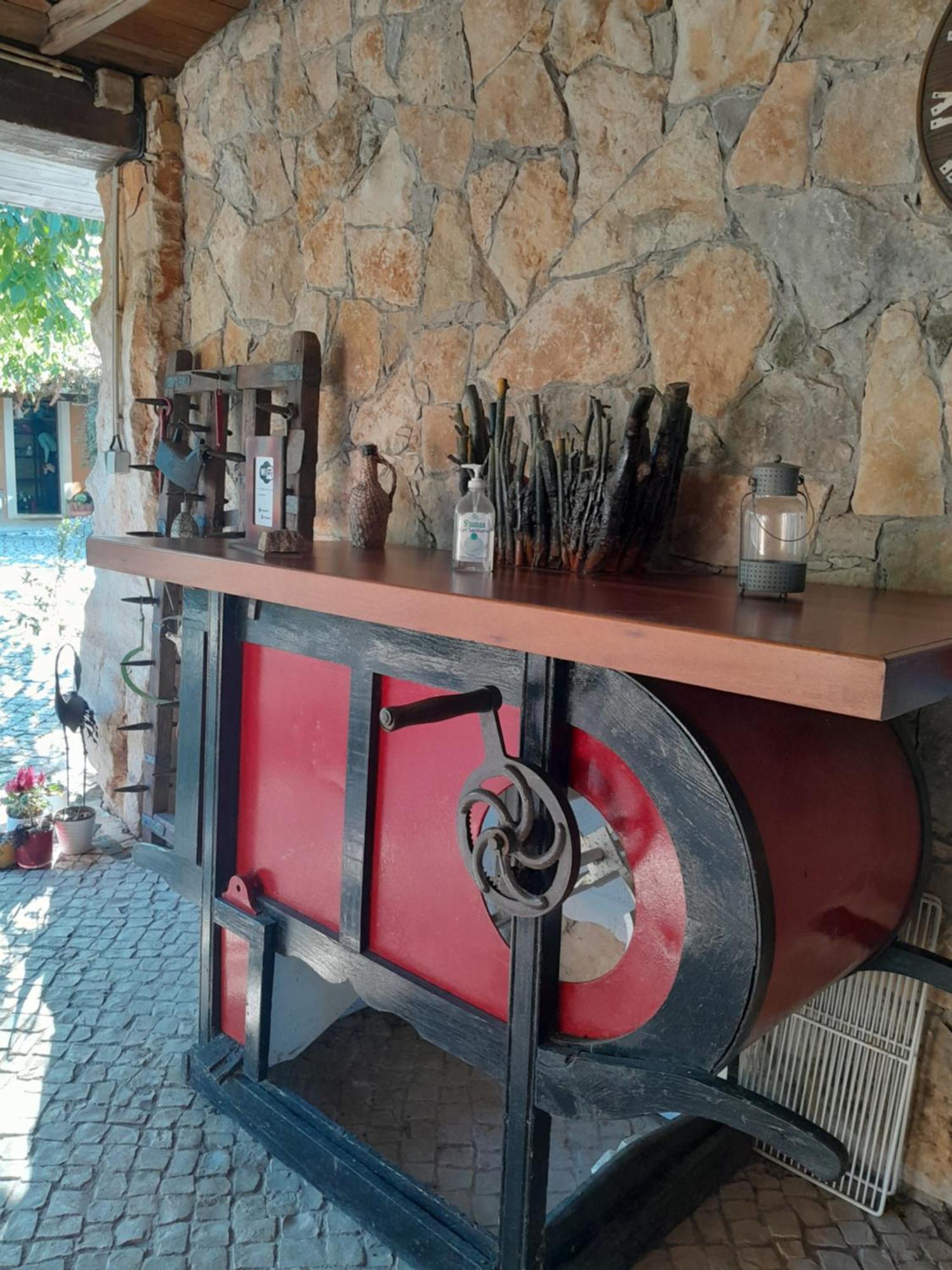 Refugio Das Artes Guesthouse Porto de Mós Exteriör bild