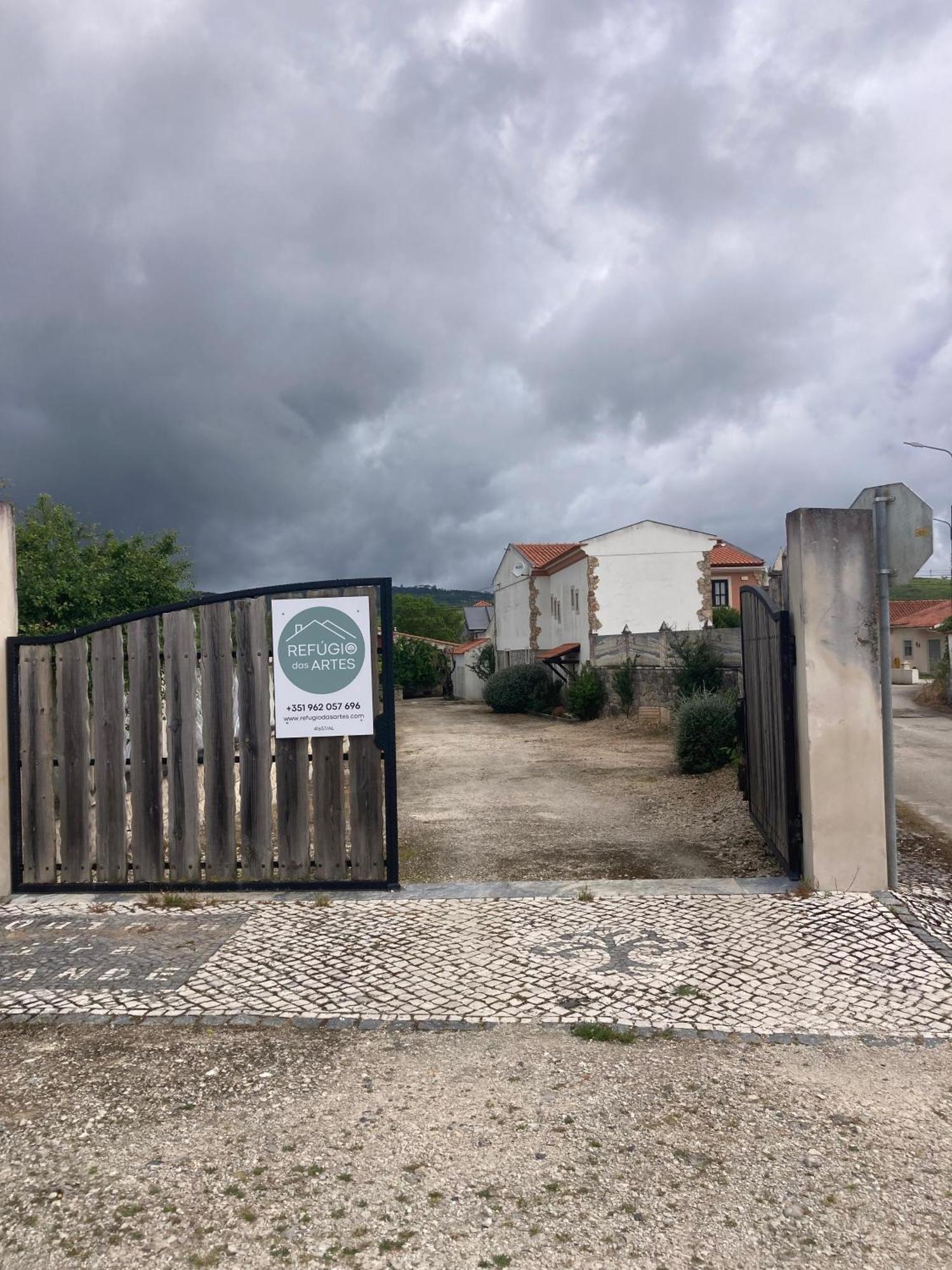 Refugio Das Artes Guesthouse Porto de Mós Exteriör bild