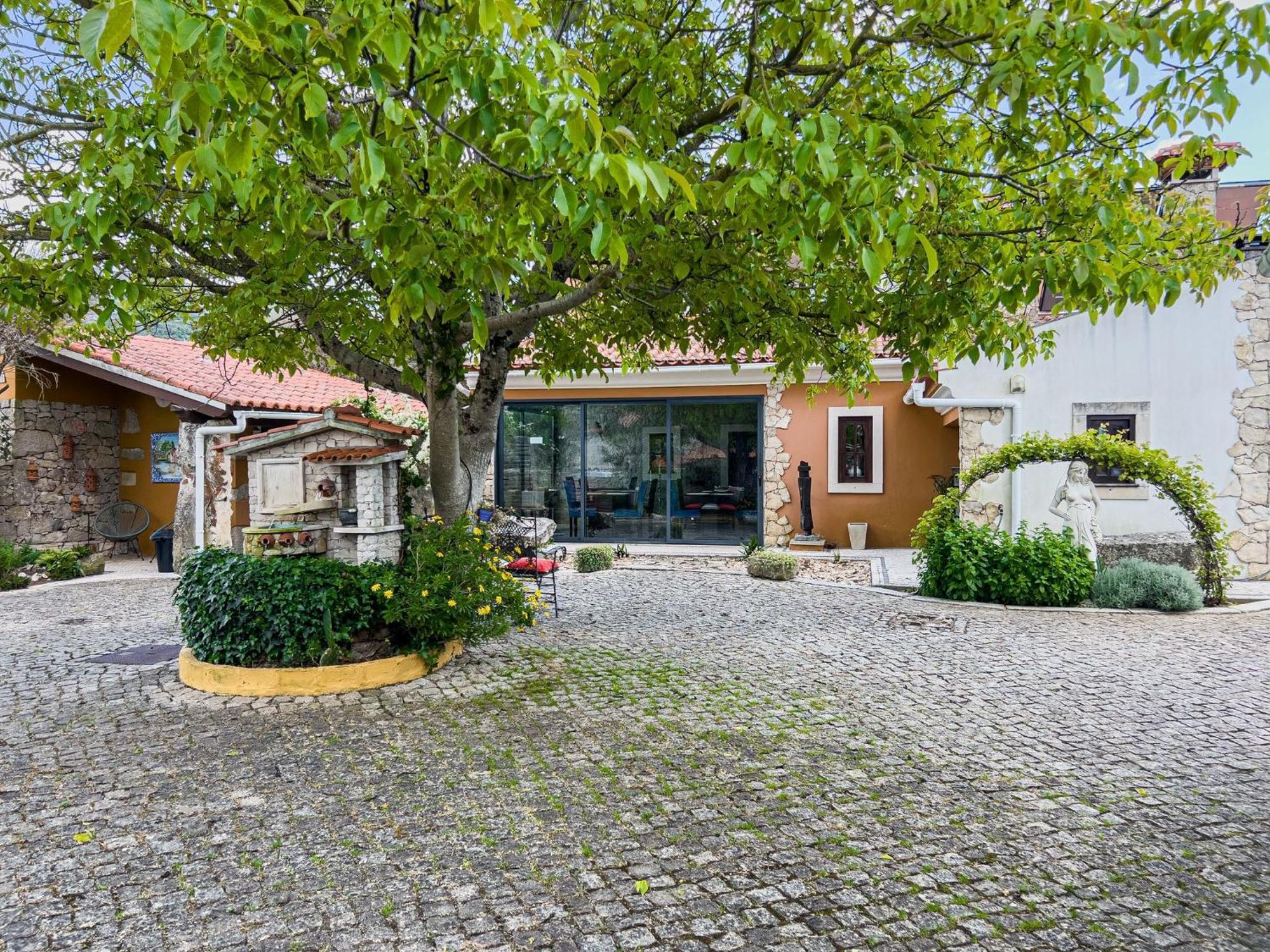 Refugio Das Artes Guesthouse Porto de Mós Exteriör bild