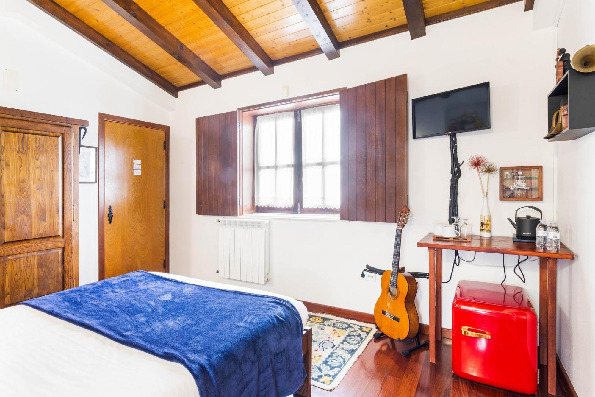 Refugio Das Artes Guesthouse Porto de Mós Exteriör bild