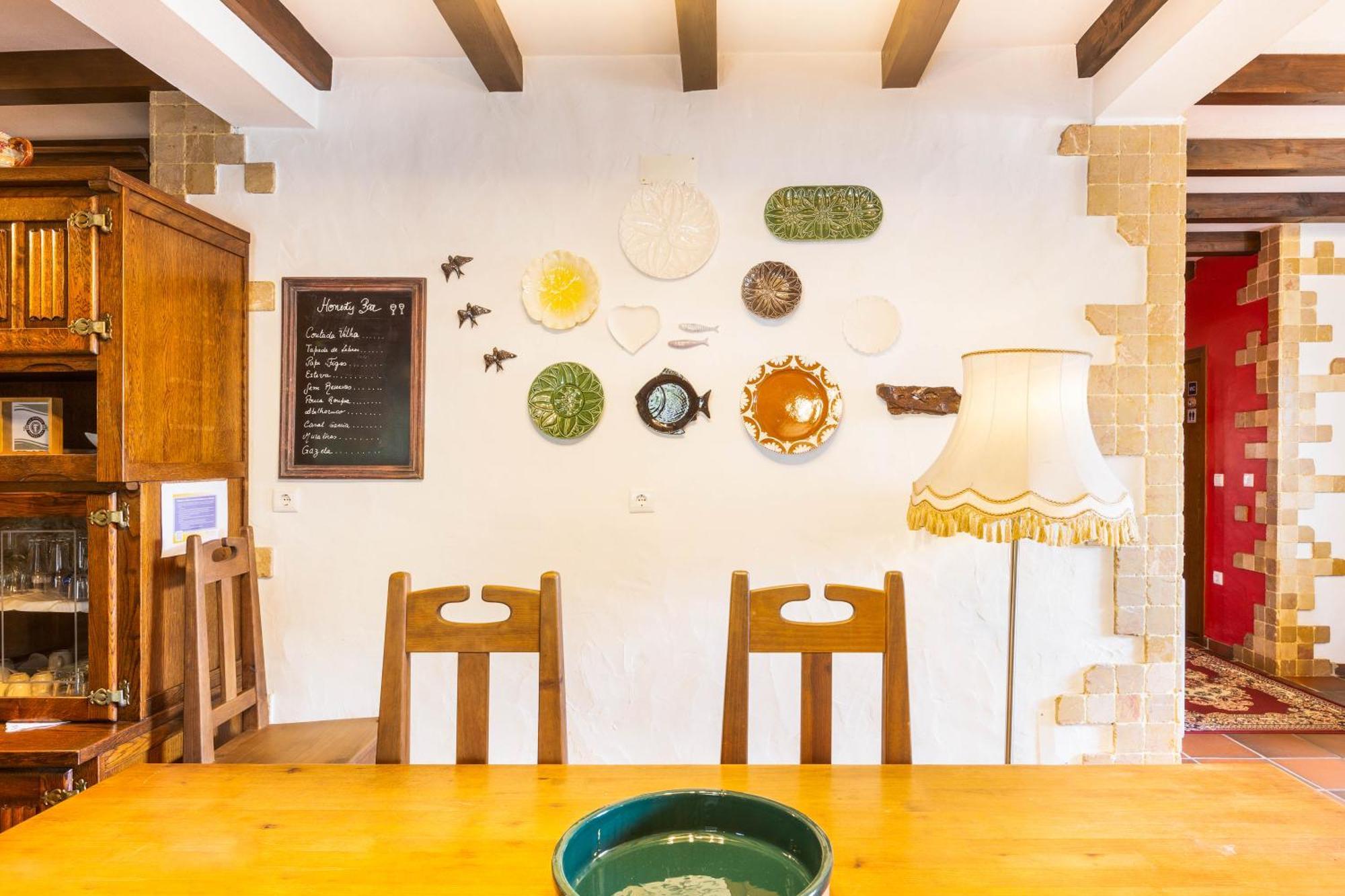 Refugio Das Artes Guesthouse Porto de Mós Exteriör bild
